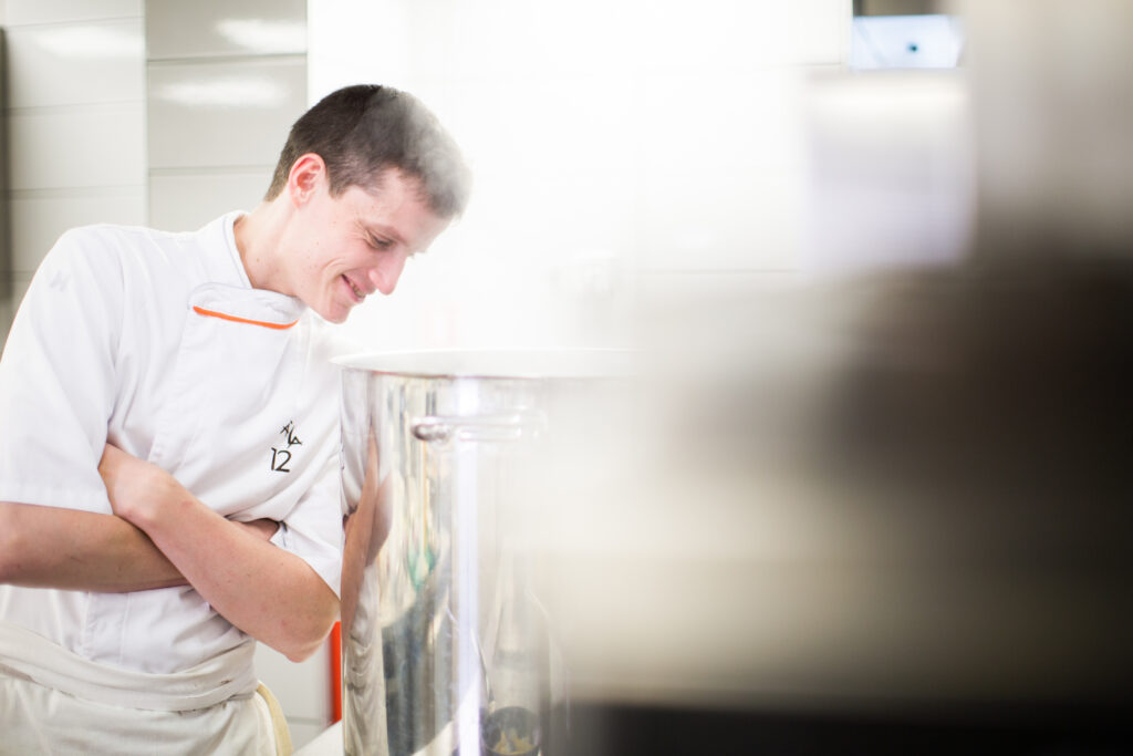 Portrait du chef cuisinier Thomas Francois restaurant ala12